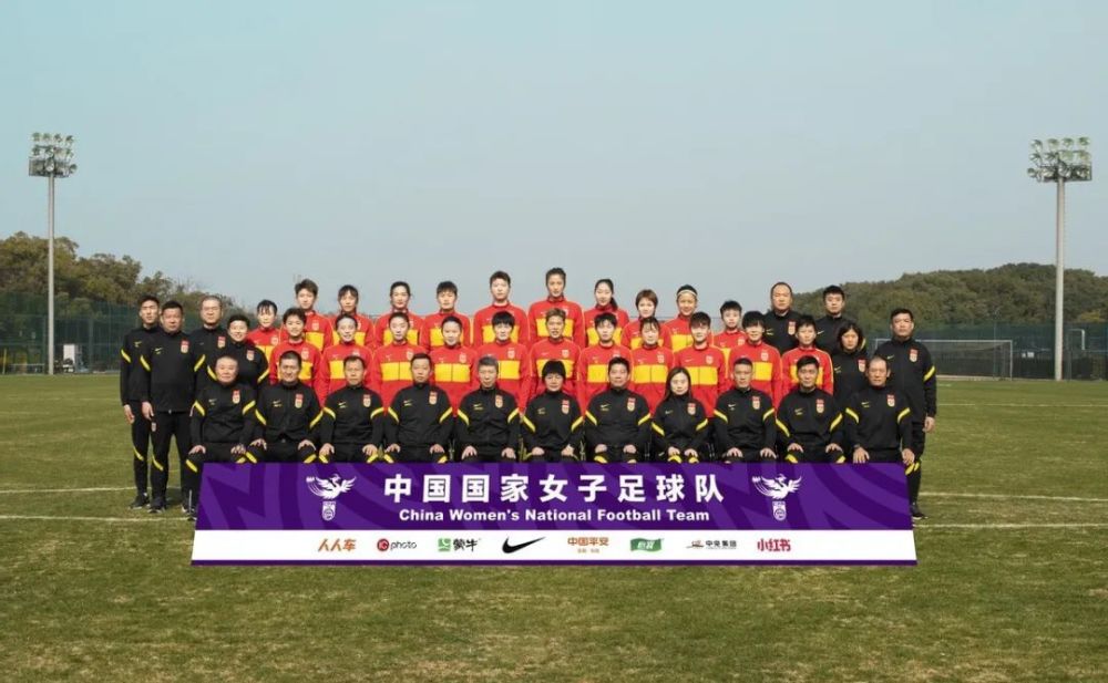 他知道，叶辰刚才说的几件事，都是围绕着陈肇钟，以及自己的女儿刘曼琼，但关于自己当年对叶长缨出尔反尔的事情，叶辰还没给出惩戒的方式。